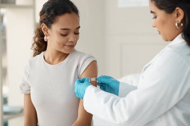 Pansement sur personne vaccinée