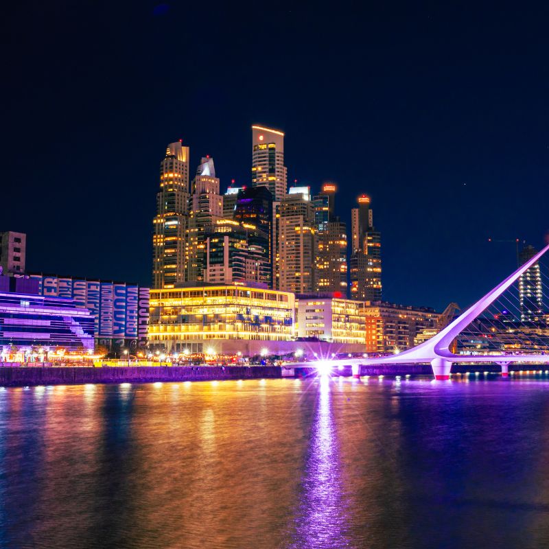 Quartier Puerto Madero, de nuit