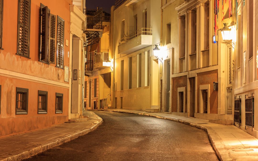 Plaka de nuit Athènes