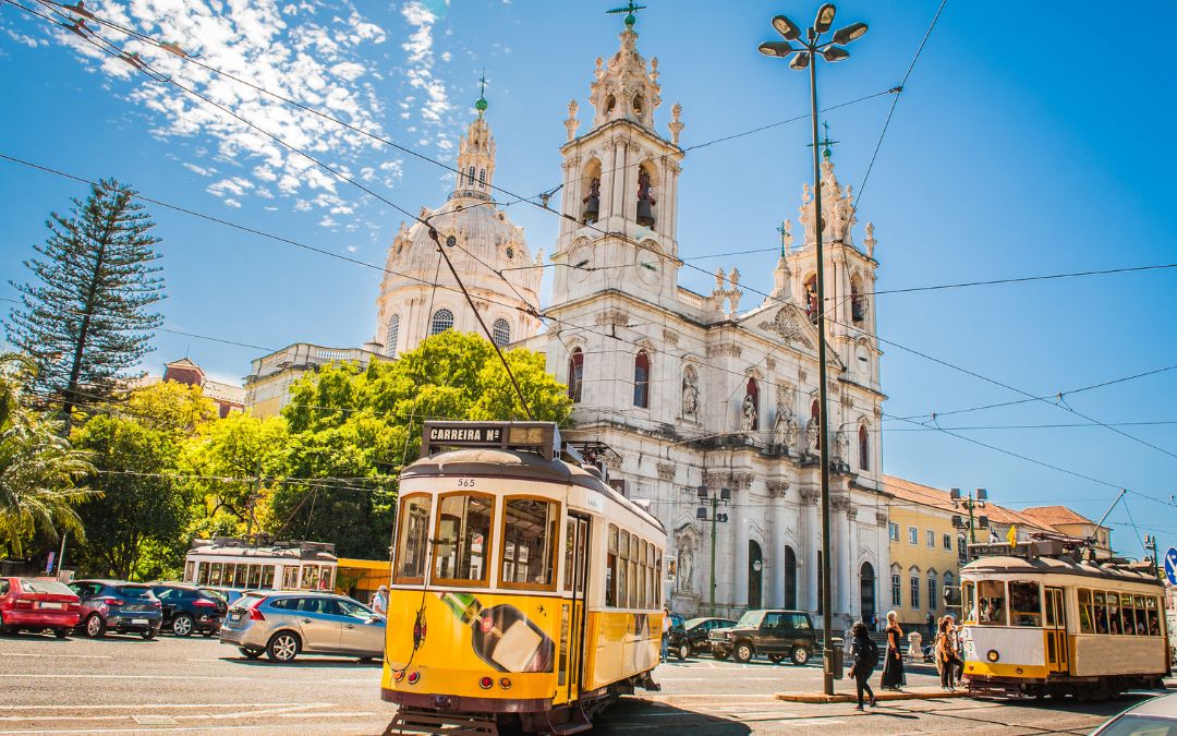 Tramway jaune Lisbonne Portugal