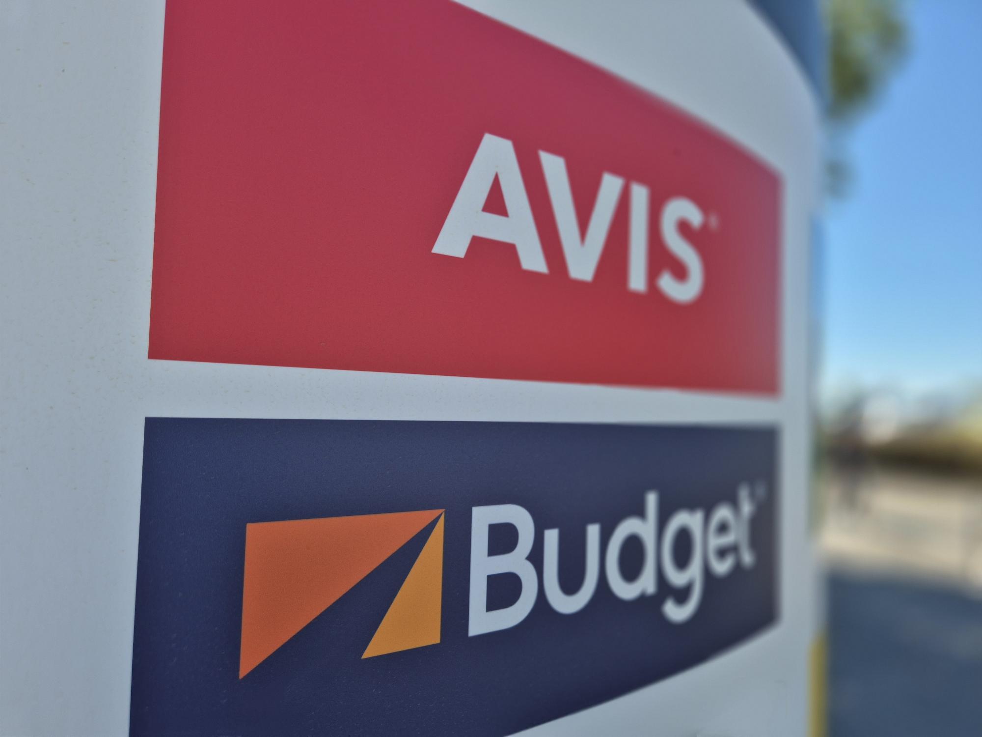 logo avis budget