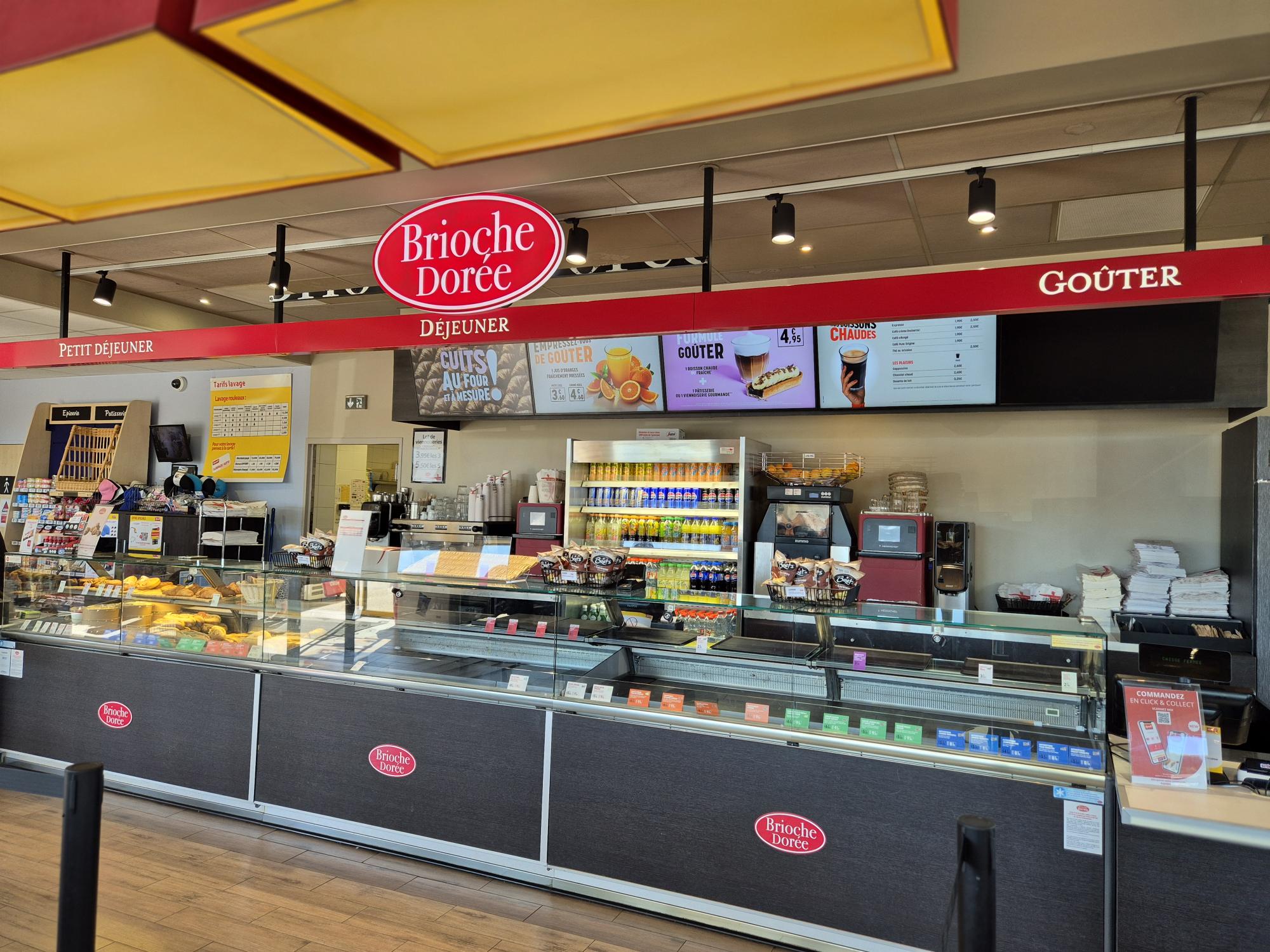 vitrine brioche doree