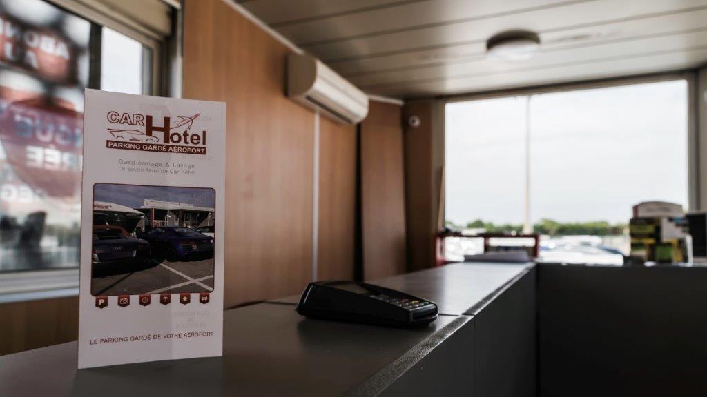 bureau car hôtel