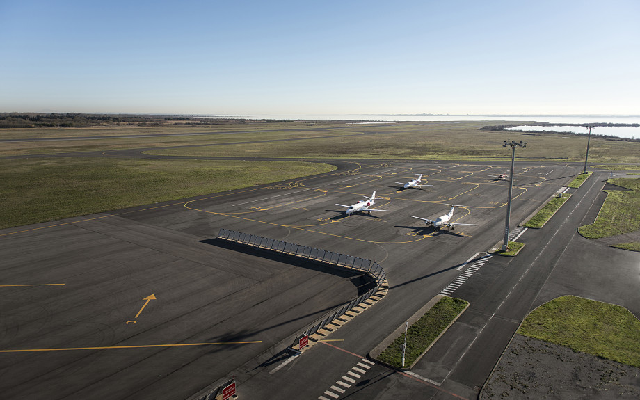 Piste de Montpellier avec avions d'affaires