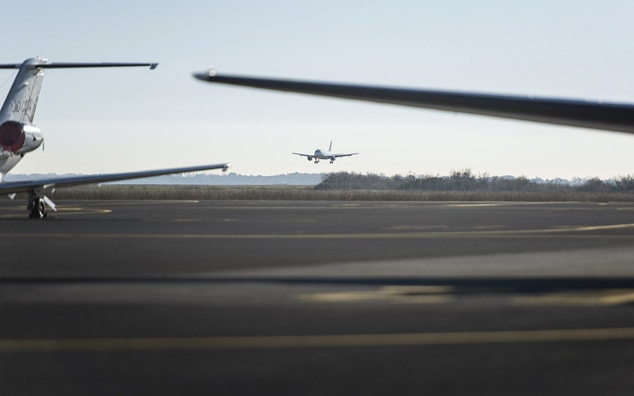 Avions et pistes de l'Aéroport de Montpellier