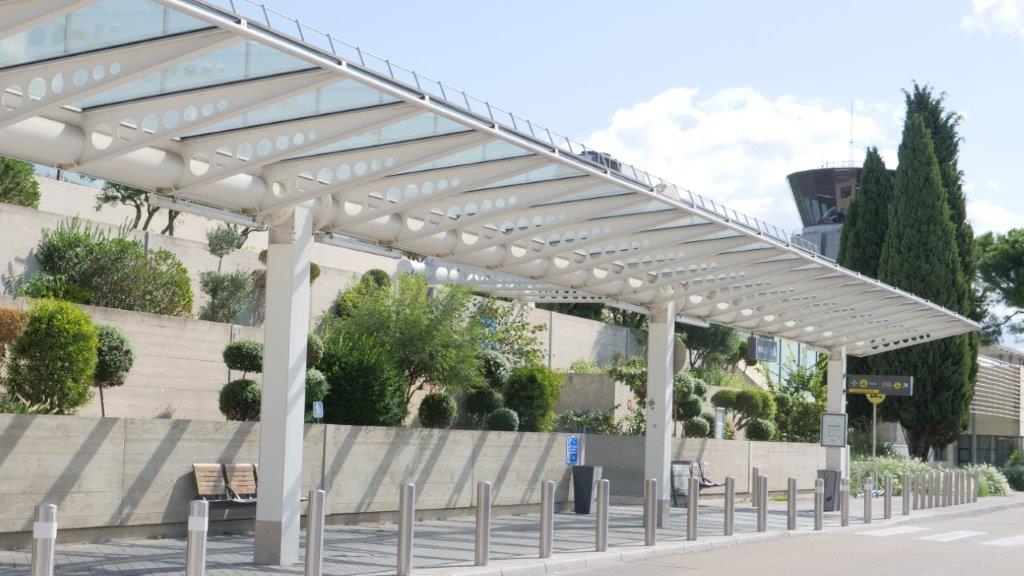 facade exterieure de l'aéroport