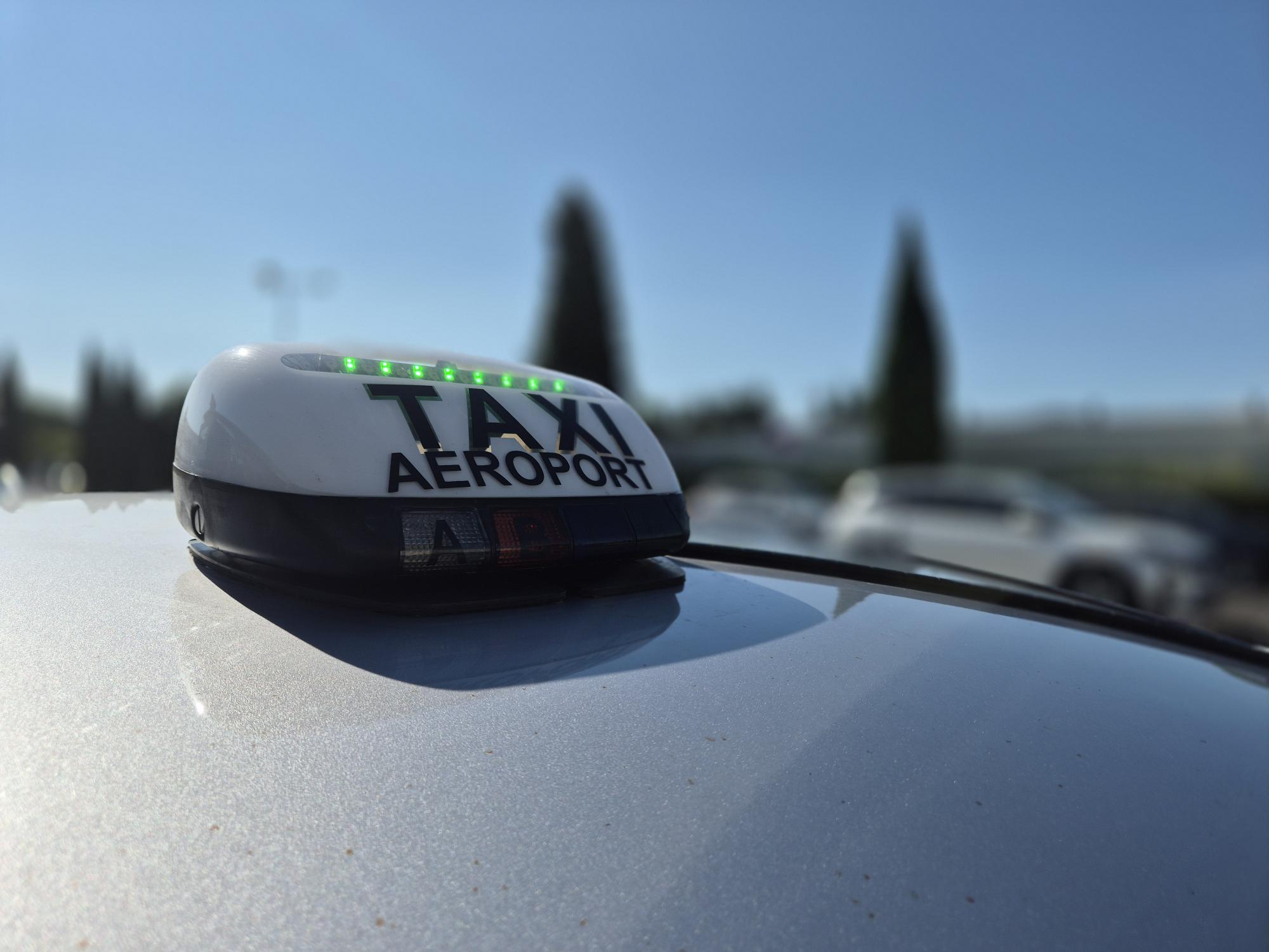 lumineux de taxi aéroport