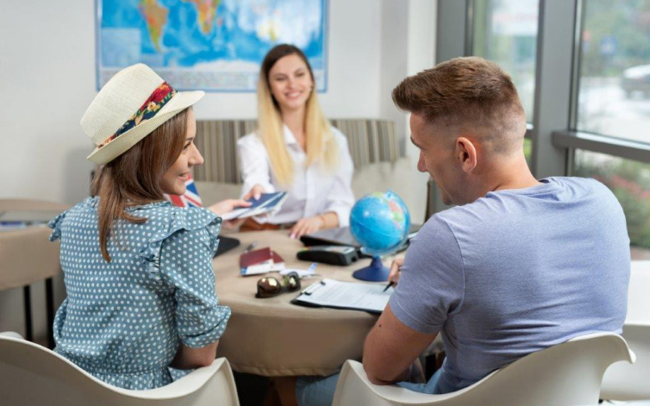 Agence de voyages avec clients