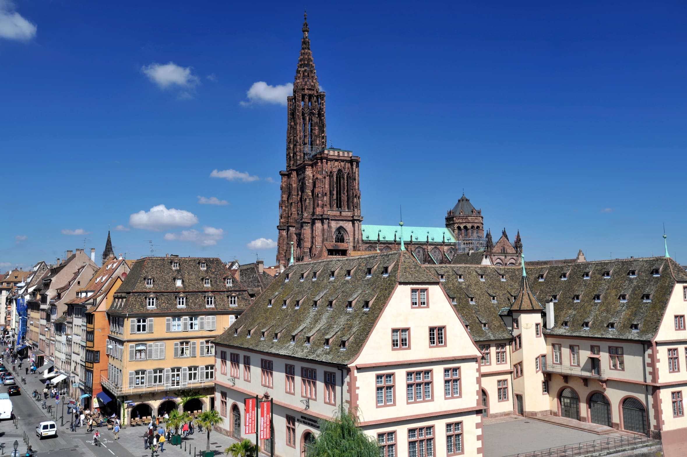 Vue sur la Cathédrale de la ville de Strasbourg au départ de Montpellier