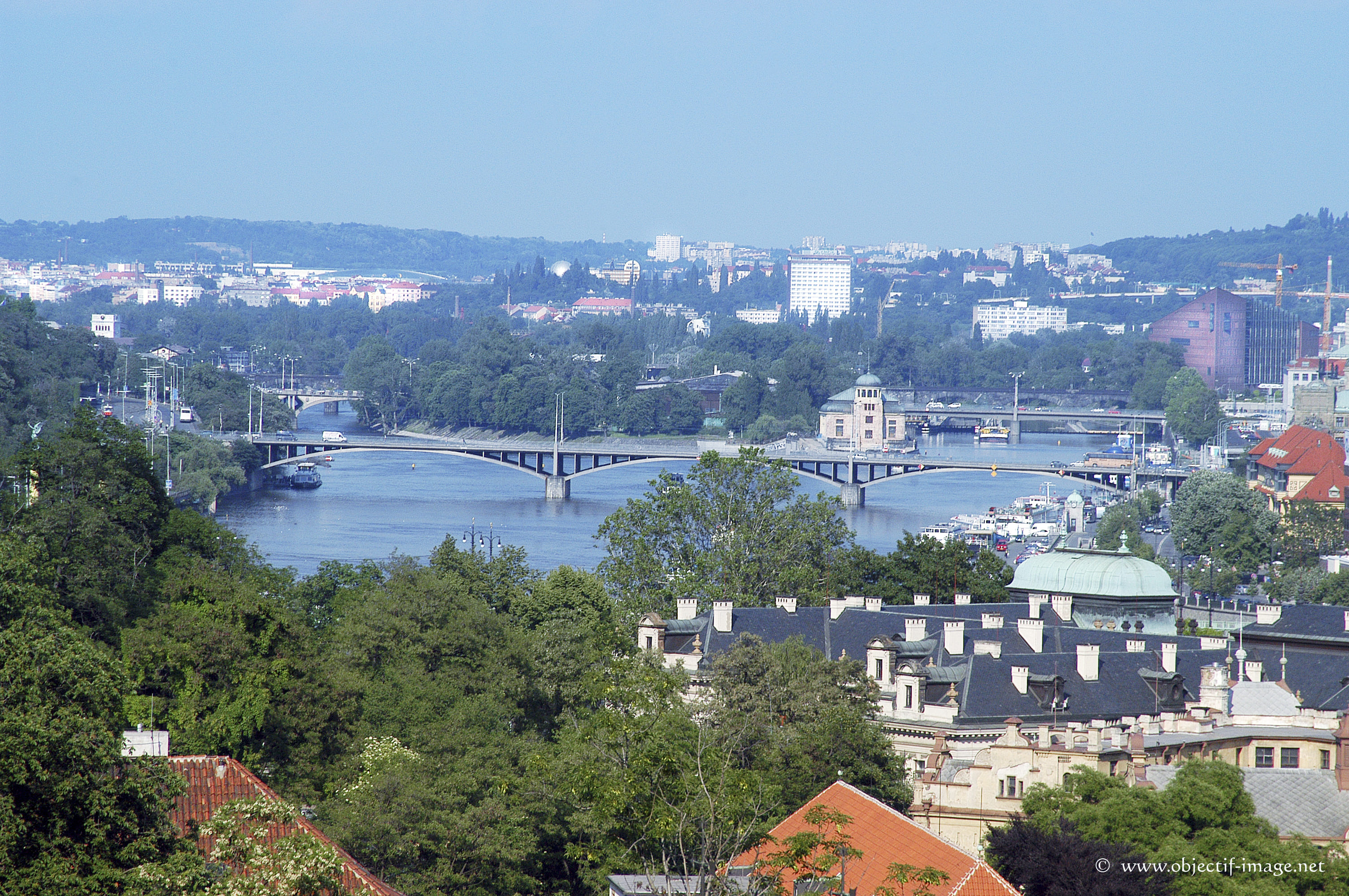 Vue lointaine de la ville de Prague en République tchèque
