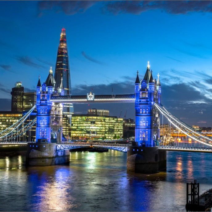 Tower Bridge de nuit à Londres